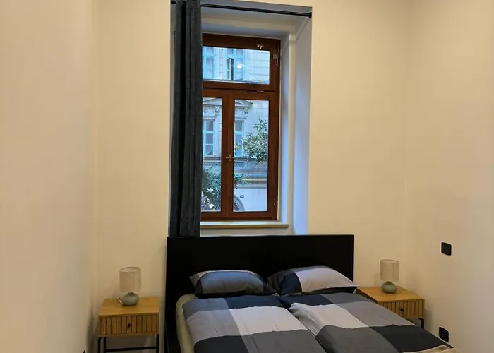 Cool Vitkova With Balcony Lägenhet Prag